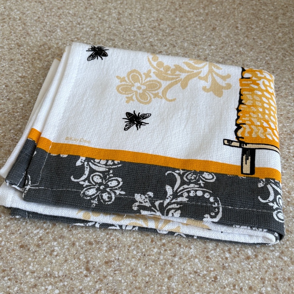 QUEEN BEE Yellow Honey Bee Kitchen Towel by Kay Dee